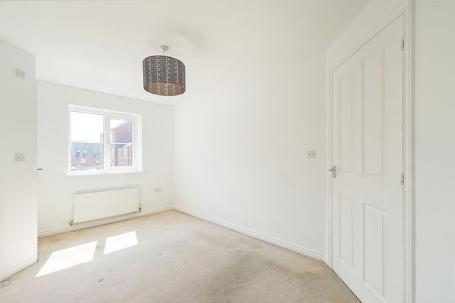 5, Pollitt Close, Sheffield photo 4