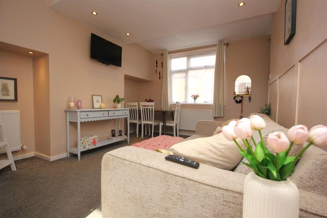 37, Kings Road, Rushden photo 4