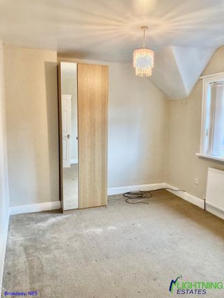 114, Broadway, GATESHEAD photo 5