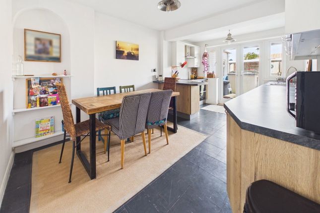 8a, Beach Green, Shoreham-by-sea photo 3