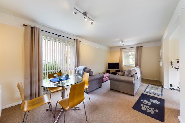 10 Wellfield, High Wycombe photo 3