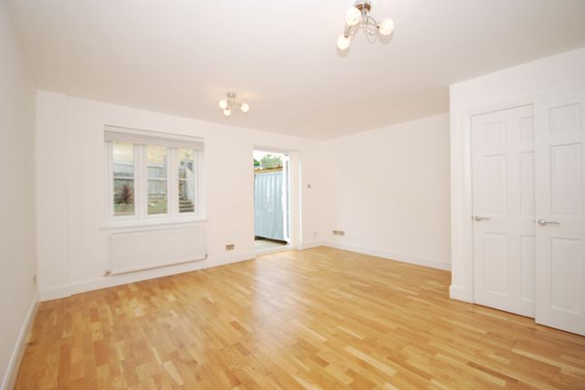 5, Rubens Gardens, 469a, Lordship Lane, London photo 2