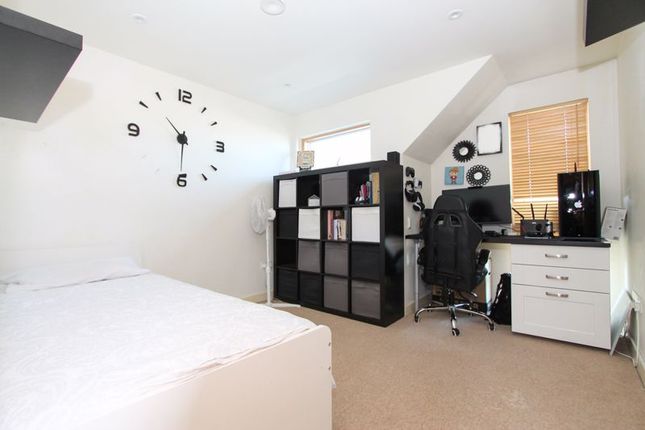 Flat for sale in Chantry Close, Yiewsley, West Drayton