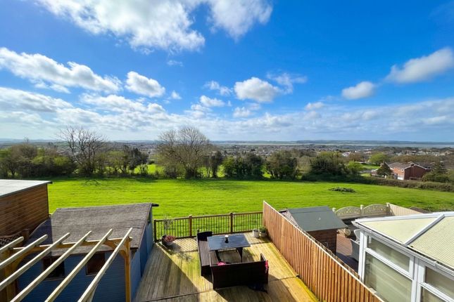 89 , Parc Brynmawr, Llanelli photo 4