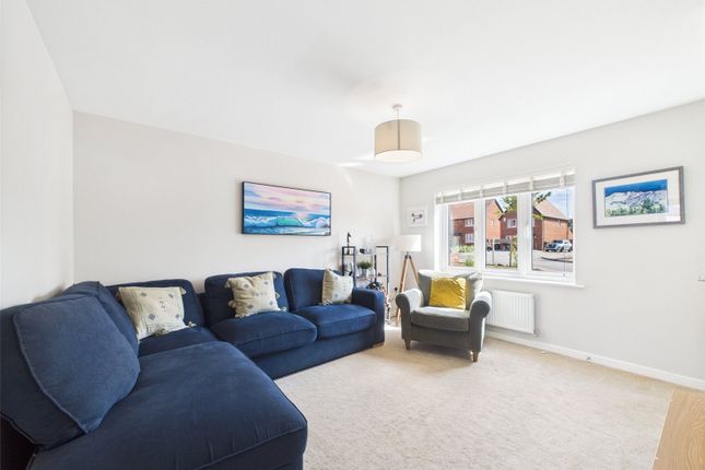 10, Bluebell Crescent, Gloucester photo 3