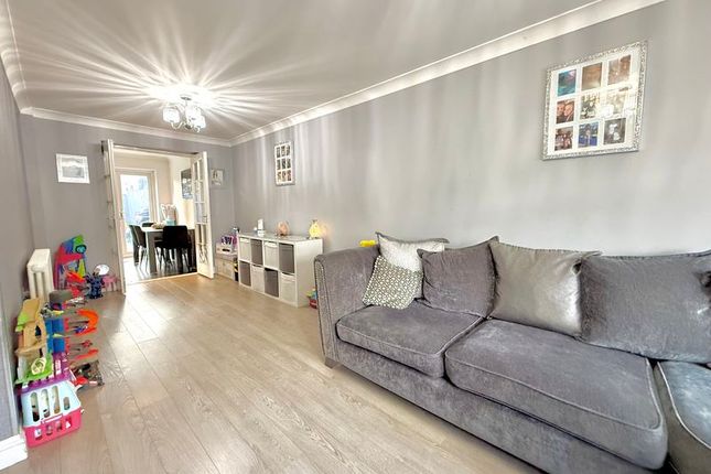 25, Palma Close, Dunstable photo 2