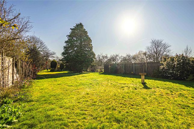 30, The Orchards, Eaton Bray photo 2