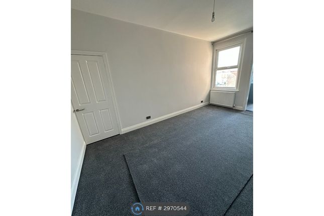 B Laburnum Grove, North End, Portsmouth photo 5