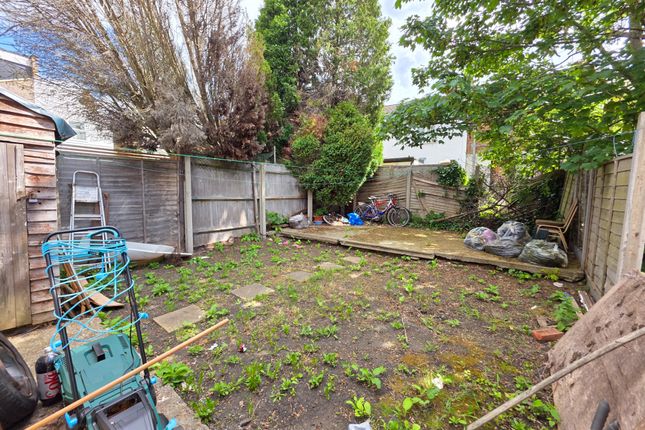 1, Wentworth Road, Greater London photo 4