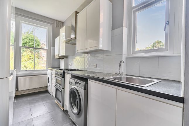 Flat 3, Queens Leaze,, Taymount Rise, London photo 3