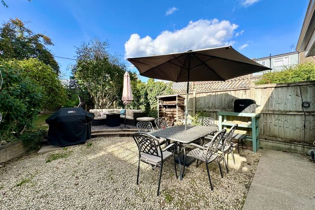 32 Burstead Drive, Billericay photo 2