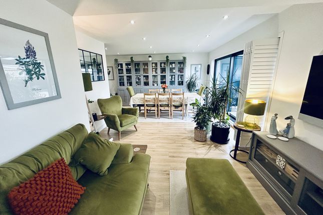 9, Macauley Drive, Eastbourne photo 3