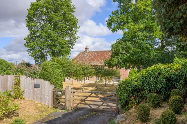 Manor House, Court Lane, Wiltshire photo 3