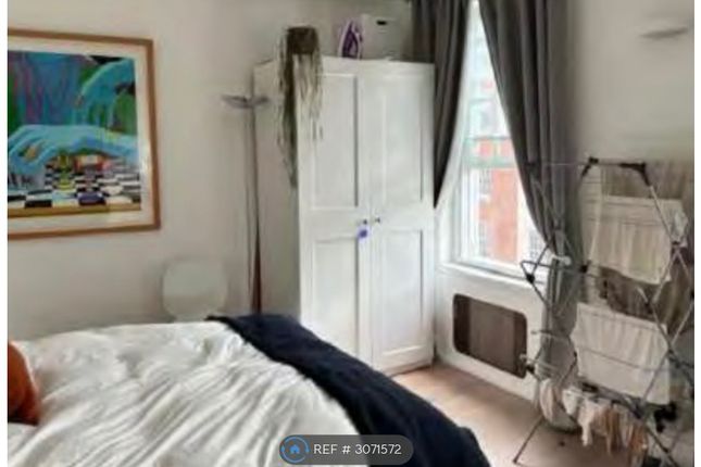 Flat, Grosvenor St, London photo 4