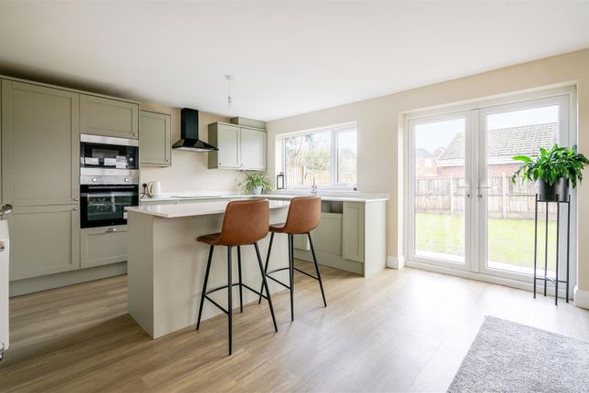 20, Mayfield Dri, Leigh photo 4