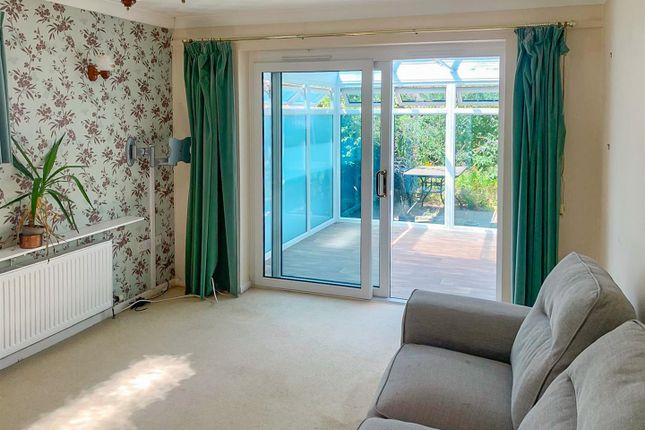 11, Holly Grove, Crewkerne photo 4