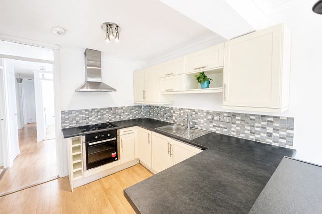 8, Foxdown Close, Kent photo 2