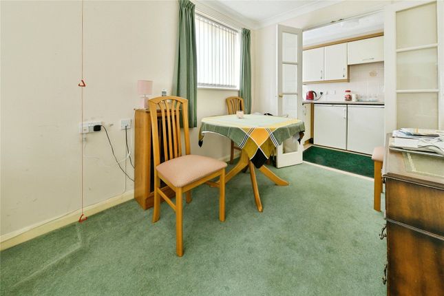 41, Bennett Court, Letchworth Garden City photo 3