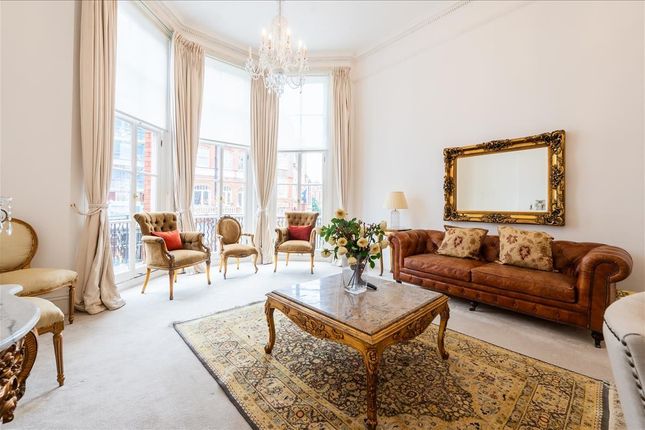 Thumbnail Flat to rent in Pont Street, Chelsea, London