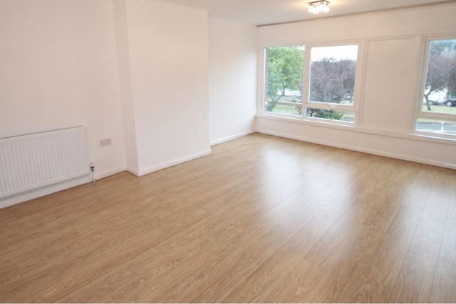 122, Mead Way, Bromley photo 2