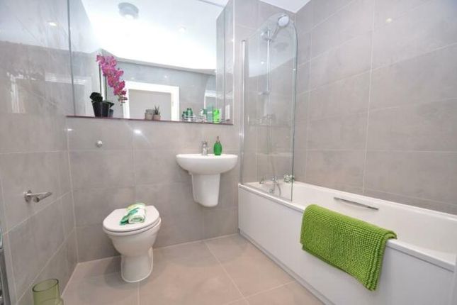 14, La Riviere Apartments, Victoria Crescent, Ashford photo 5