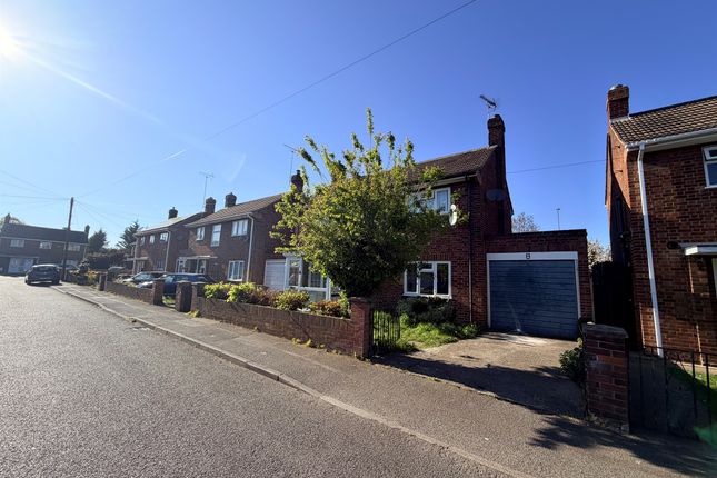 8, Gildenburgh Avenue, PETERBOROUGH photo 3