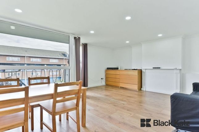 Thumbnail Flat to rent in Walworth Place, London
