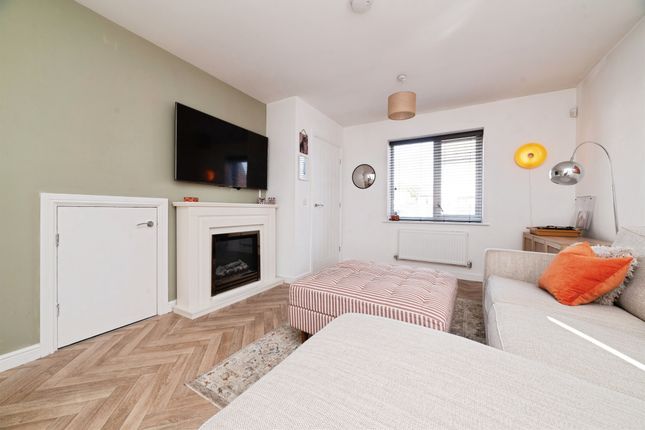 6, Southgate Way, HULL photo 2