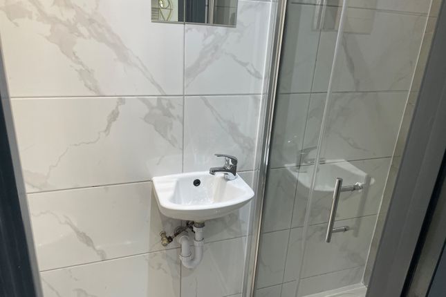 2, Corkran Road, Surbiton photo 3