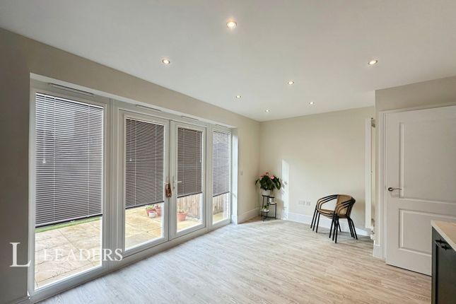 Bradshaw Close, Huntingdon photo 4