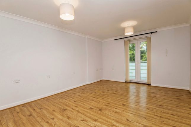 Flat for sale in Heraldry Walk, Exeter