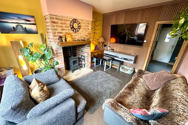 29, Chestnut Avenue, Todmorden photo 2