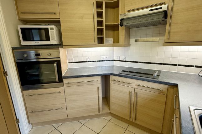 15, Cherrett Court, Ringwood Road, Ferndown photo 2