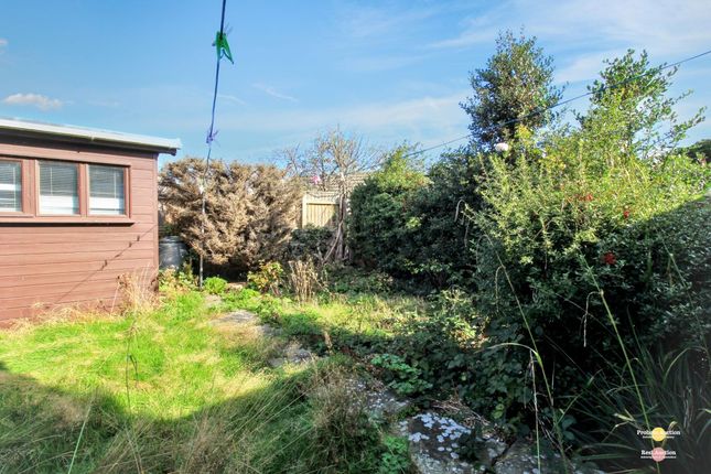 82, Southwold Crescent, Grimsby photo 4