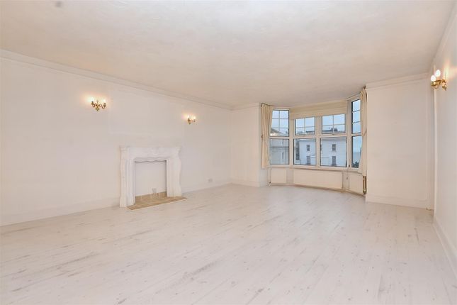 Flat for sale in Elms Avenue, Eastbourne