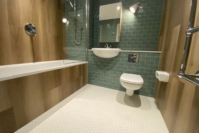 Flat 926 2, Engineers Way, Wembley photo 3