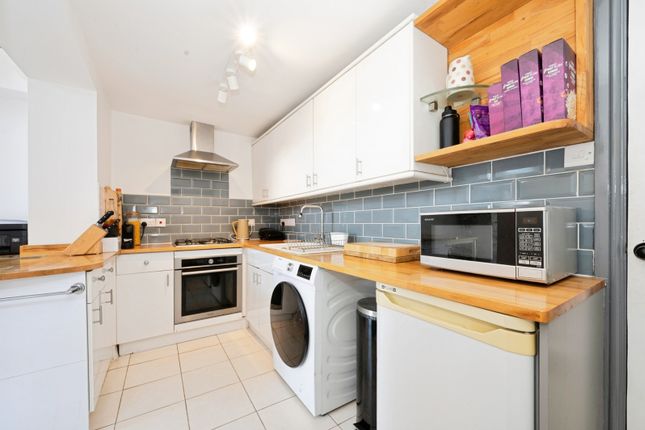 82, The Street, Surrey photo 4