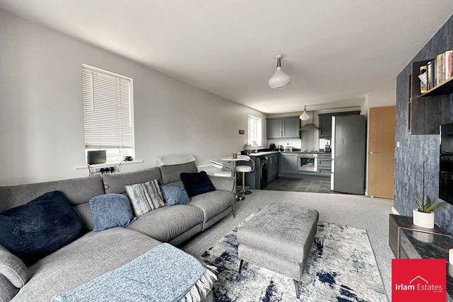 Apt 30, The Locks, Manchester photo 3