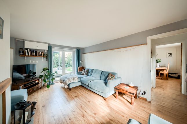 2, Highfield Close, Stratford-upon-Avon photo 4