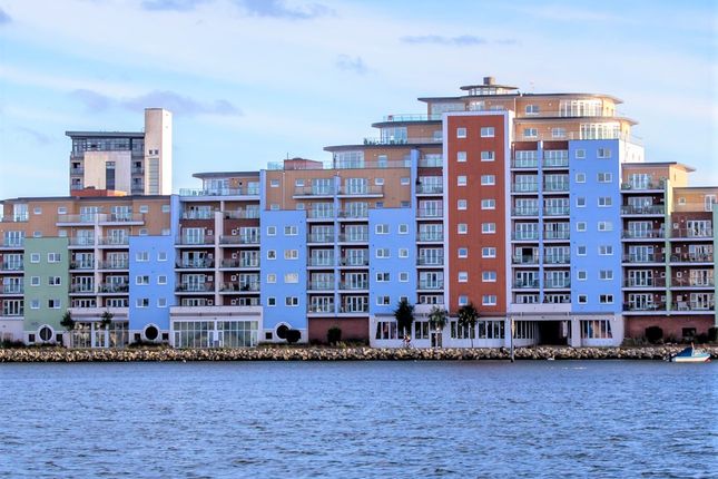 Thumbnail Flat to rent in Lifeboat Quay, Poole