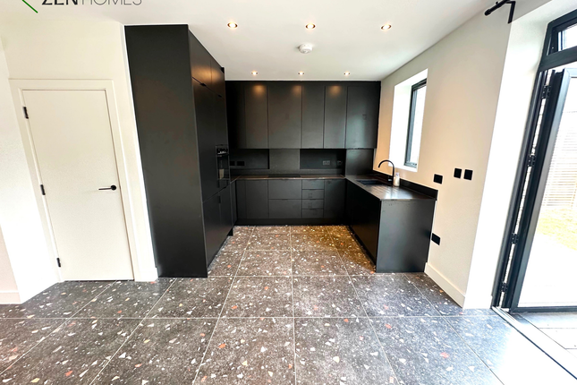 4 Tamarind Mews, London photo 3
