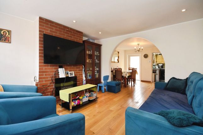 3, Notley Road, Essex photo 2