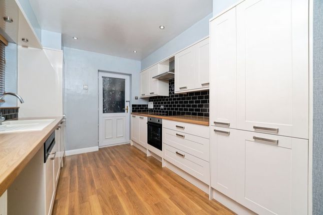 61, Picksley Crescent, Holton-Le-Clay photo 4