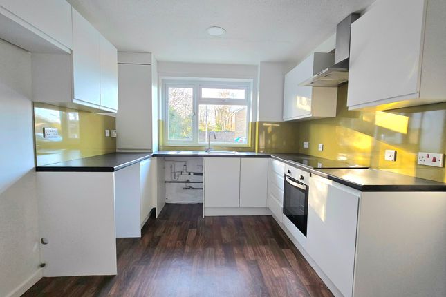 65 Bardsley Drive, Farnham photo 2