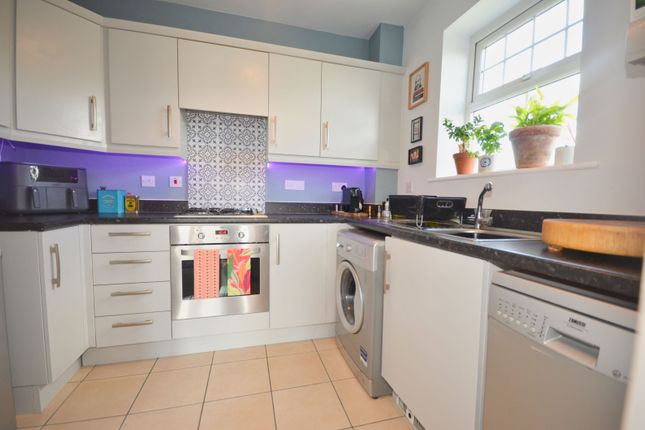 53, Conyger Close, Corby photo 3