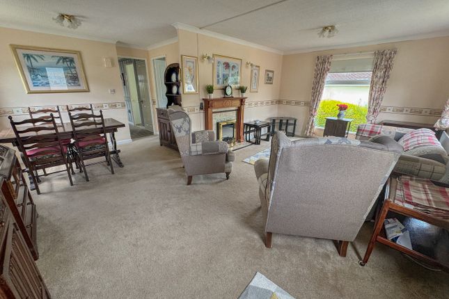 27, Brookside Park Home, Corfe Mullen photo 4