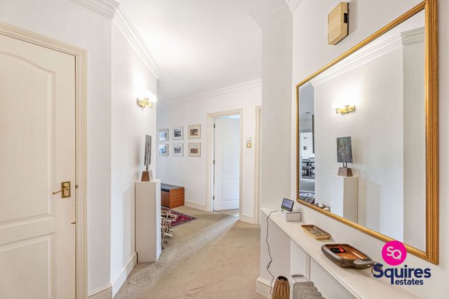 Flat 11, Knightshayes House, London photo 5