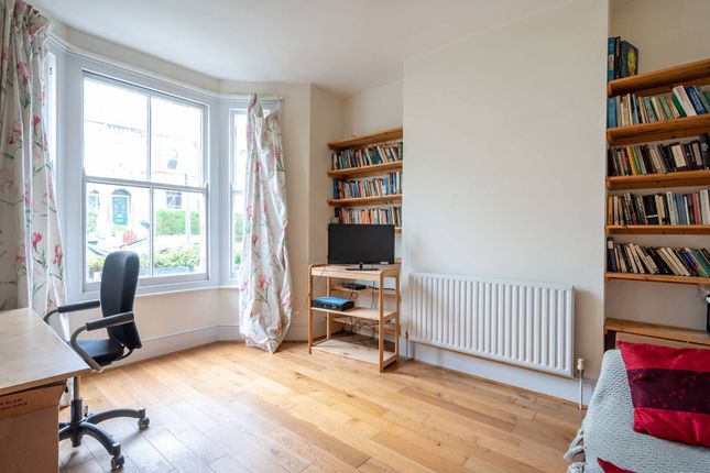 Thumbnail Flat for sale in St Anns Hill, Earlsfield, London