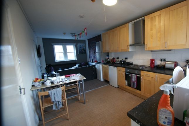 Thumbnail Semi-detached house to rent in Ebberston Terrace, Hyde Park, Leeds