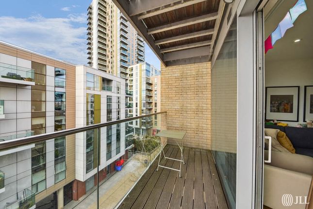 24, Waterside Apartments, Goodchild Road, London photo 2